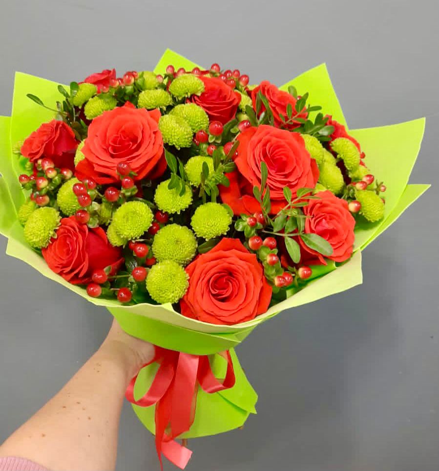 Букет цветов из: Хризантемы и Розы в Осе Иркутской области