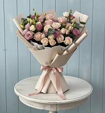 Букет цветов из:  Розы и Лизиантусы в Осе Иркутской области