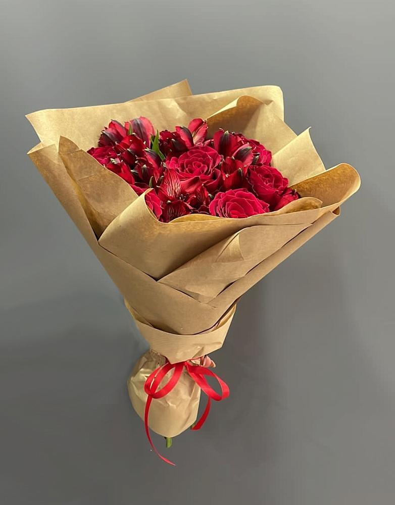 Букет цветов из: Альстромерии и Розы в Осе Иркутской области