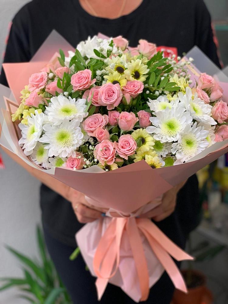 Букет цветов из: Розы и Хризантемы в Осе Иркутской области
