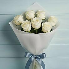 Букет 7 Белых роз Эдлесс Лав в Осе Иркутской области