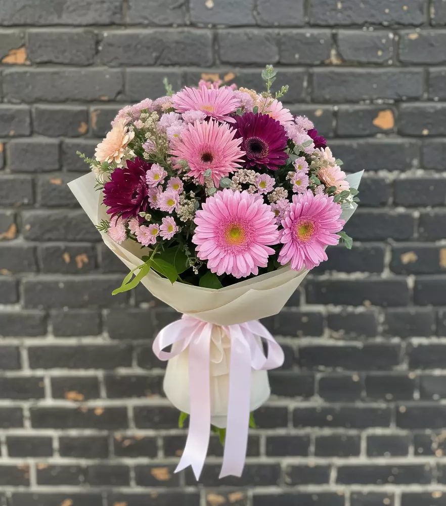 Букет цветов из: Герберы и Хризантемы в Осе Иркутской области