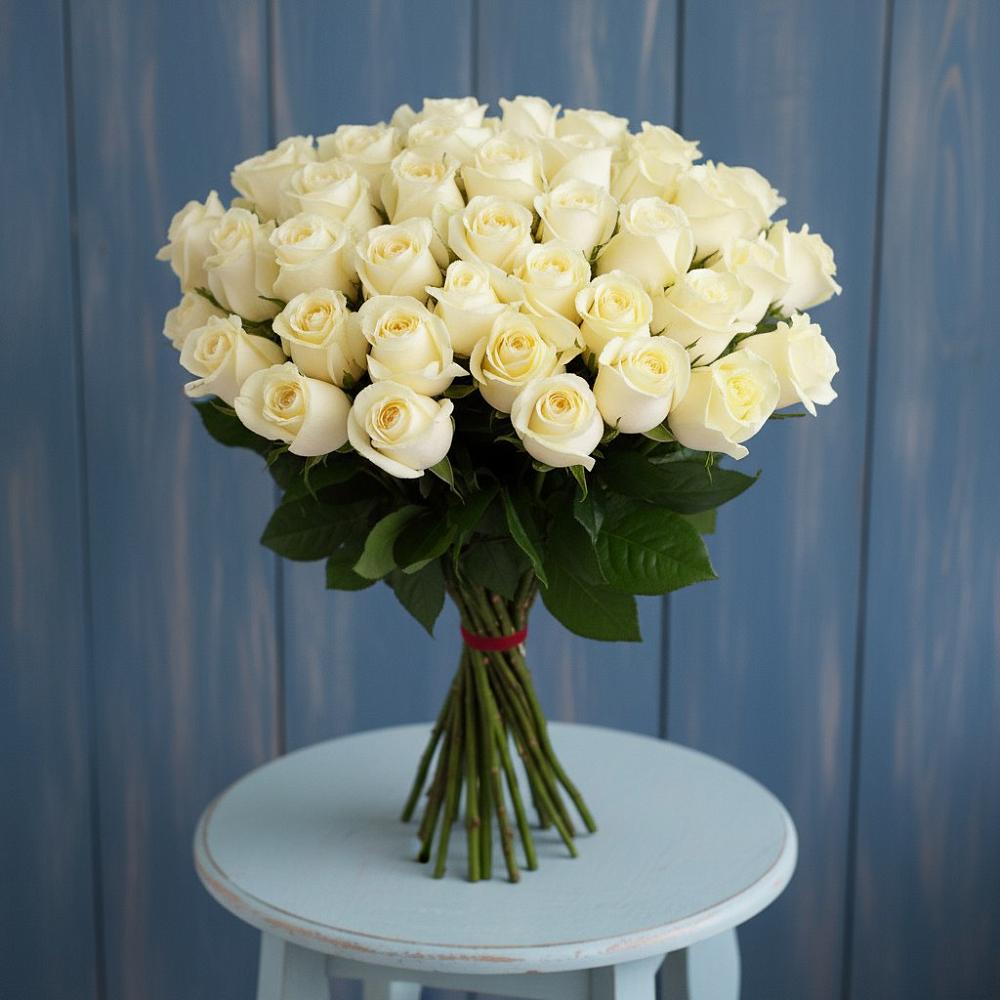 Букет 51 Белая роза Эдлесс Лав в Осе Иркутской области