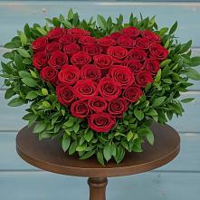 Цветочная композиция из Розы в виде сердца в Осе Иркутской области