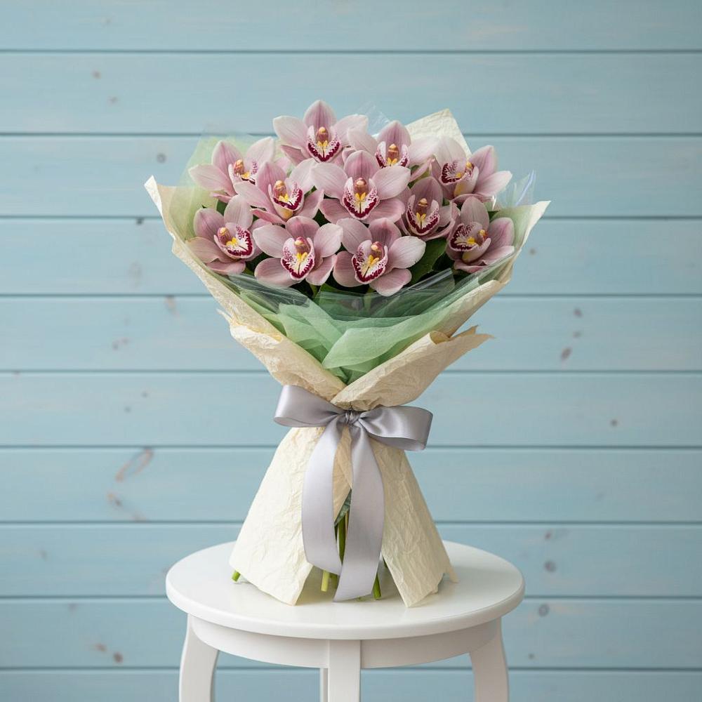 Букет цветов из: Орхидеи и Розы в Осе Иркутской области