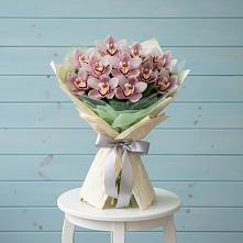 Букет цветов из:  Орхидеи и Розы в Осе Иркутской области