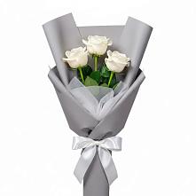 Букет 3 белые розы в Осе Иркутской области