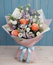 Букет цветов из:  Лизиантусы, Розы, Альстромерии и Гипсофила в Осе Иркутской области