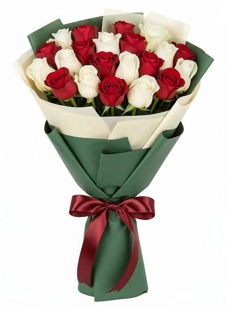 Букет Микс из красных и белых роз в Осе Иркутской области