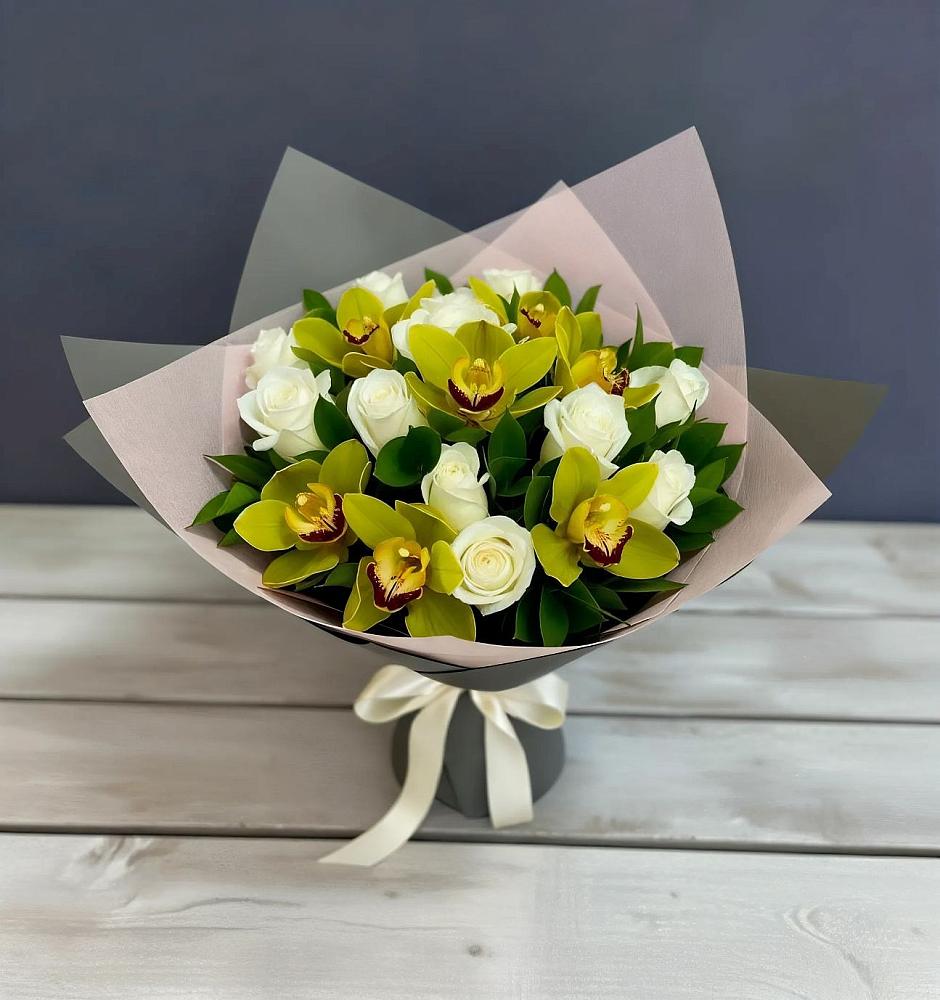 Букет цветов из: Орхидеи и Розы в Осе Иркутской области