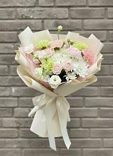 Букет цветов из:  Гвоздики, Розы, Лизиантусы и Хризантемы в Осе Иркутской области