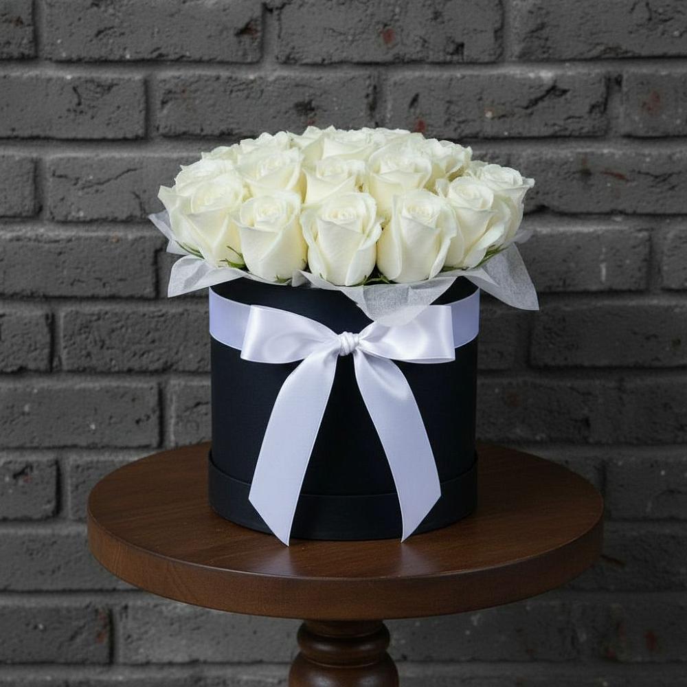 Цветочная композиция из Розы в шляпной коробке в Осе Иркутской области