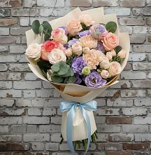 Букет цветов из:  Розы, Лизиантусы и Гвоздики в Осе Иркутской области