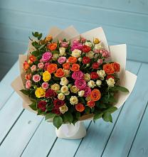 Букет Микс из разноцветных кустовых роз в Осе Иркутской области