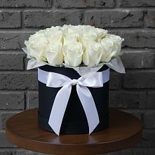 Цветочная композиция из Розы в шляпной коробке в Осе Иркутской области